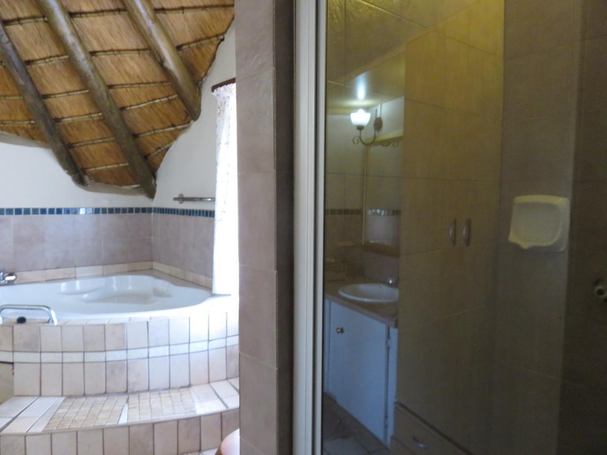 Meerhof Lodge Hartbeespoort Exterior photo